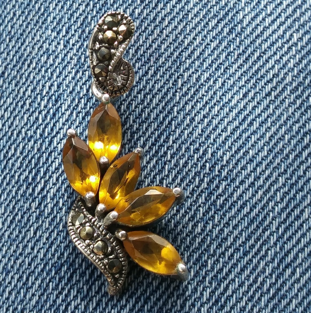 Antique style pendant